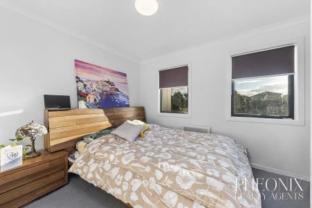 “Modern 2 BEDROOM TOWNHOUSE PLUS STUDY” - Photo 4