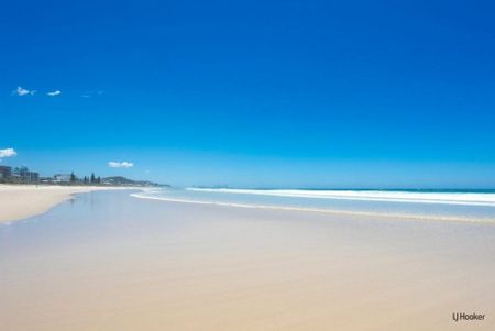 TWO BEDROOM RENOVATED BEACH PAD - AMAZING LOCATION! - Photo 3