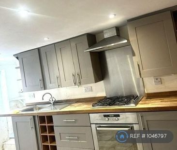 3 bedroom terraced house to rent - Photo 4