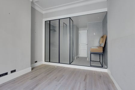 Location Appartement Paris 7 6 Pièces 192 m² - Photo 5