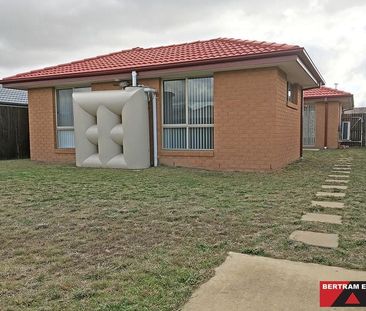 Immaculate Family Home - Photo 3