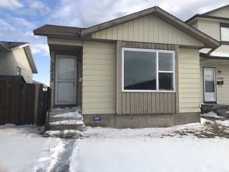 3803 44 Avenue Northeast, Calgary - Photo 2