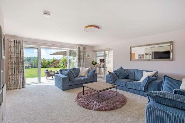 Minutes From Millfield School, TA11 - Photo 1
