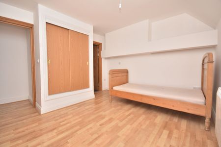 2 bedroom flat to rent, - Photo 3