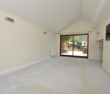 4 bedroom detached house to rent - Photo 1