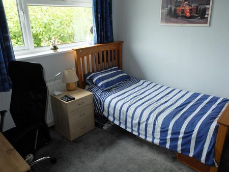 3 bedroom detached house to rent - Photo 4