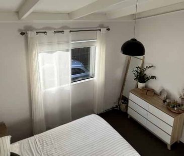 Three bedroom home - Photo 5