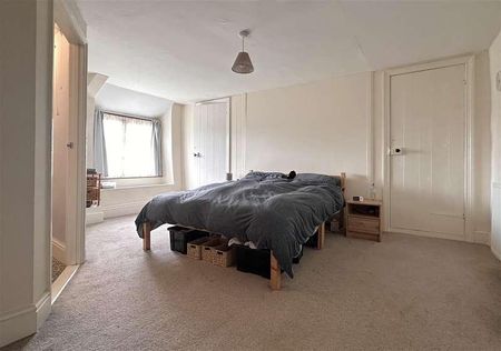 South Molton, EX36 - Photo 4