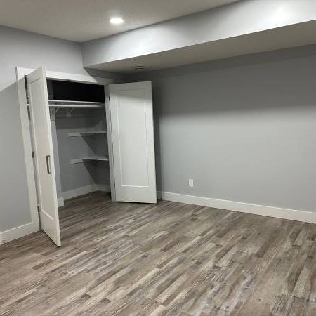 2 Bedroom Legal Basement suite - Photo 1