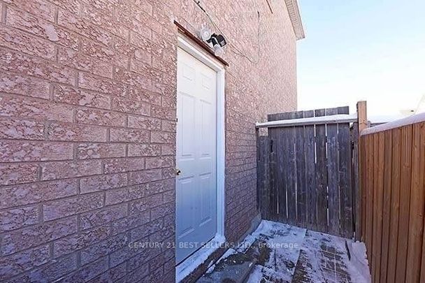 For Lease - 3045 Hawktail Crescent, Mississauga, Ontario - Photo 1