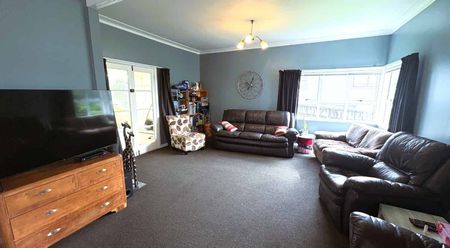 3 BEDROOM - TE AWAMUTU - Photo 4