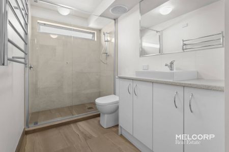 CENTRAL BLISS IN BENTLEIGH - UNFURNISHED - Photo 4