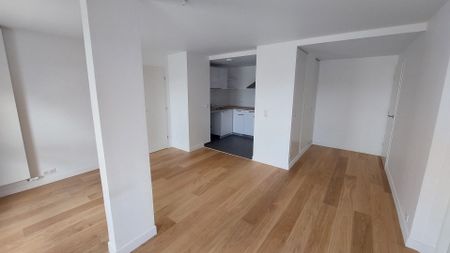 location Appartement T3 DE 64.6m² À PARIS - Photo 3