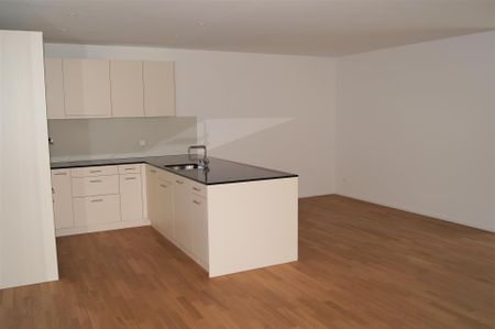Grosse 3.5 Zimmer Wohnung 97m² - Im Zentrum und nahe Bahnhof - Photo 3
