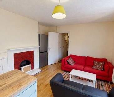 Semi-detached House to rent - Clayton Road, London, SE15 - Photo 1
