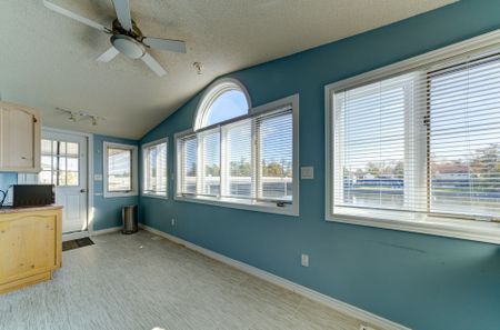 For Lease - 15 Willow Street Unit# 2nd Floor Apartment, Wasaga Beach, Ontario - Photo 5