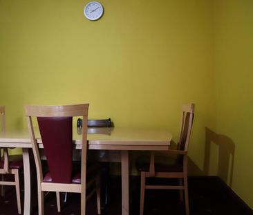 4 bedroom flat to rent - Photo 2