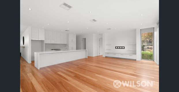 Architectural Luxury in Blue-Chip Caulfield - Photo 1