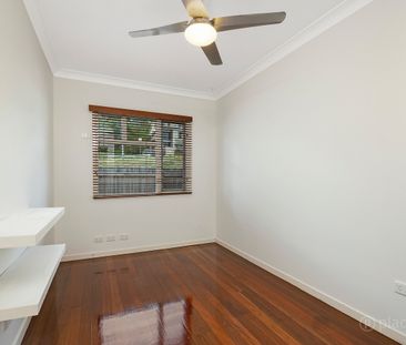 64 Illidge Street, Coorparoo QLD 4151 - House For Rent | Domain - Photo 6