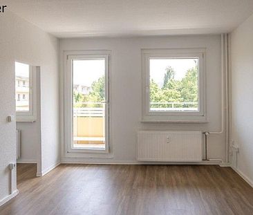 3-Zimmer-Wohnung mit EBK, Dusche und Balkon (WBS)! - Foto 1