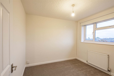 3 bedroom end of terrace house to rent - Photo 5