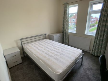 Temple Avenue, Tang Hall - P1067 - Photo 3