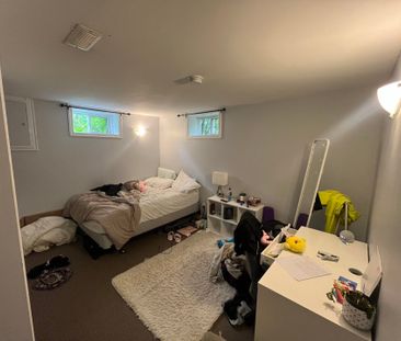 81 Crestdale Avenue - Photo 3