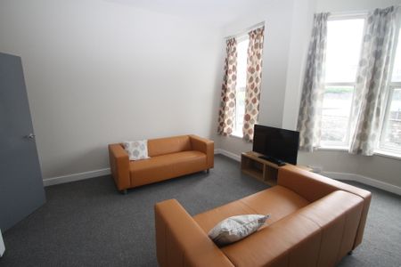 2 Bedroom | Flat 2, 78 North Road East, PL4 6AN - Photo 3