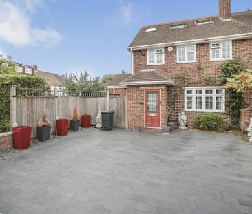 4 bedroom semi-detached house to rent - Photo 2