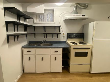 For Lease - 114 Baldwin Street Unit# Bsmt, Toronto, Ontario - Photo 4