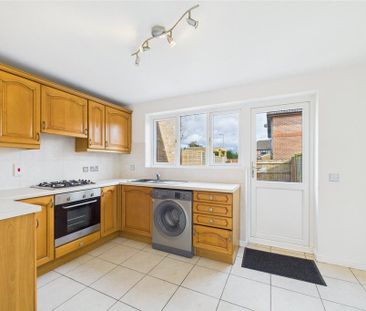 2 bedroom terraced house to rent - Photo 4