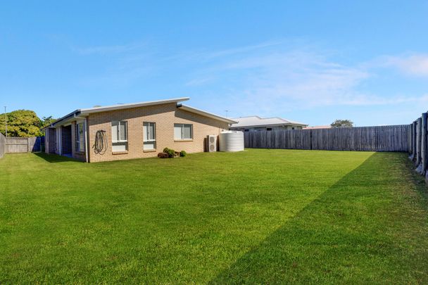 SPACIOUS FAMILY HOME IN A GREAT LOCATION! - Photo 1