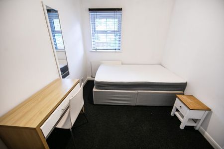 St Michaels Crescent, Headingley, Leeds - Photo 4