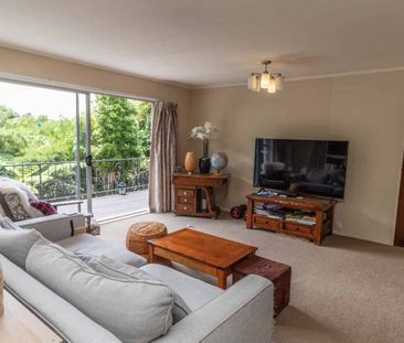 Large Family Home - Photo 1