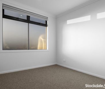 Brand New 4-Bedroom Townhouse ! - Photo 1