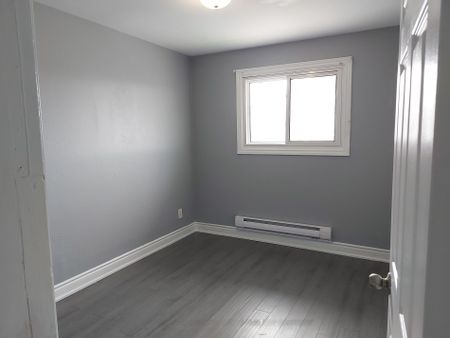 For Lease - 432 Bloor Street Unit# Main, Oshawa, Ontario - Photo 4