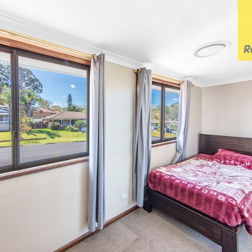 Charming 2-Storey Five Bedroom Family Home in a Tranquil Leumeah Location! - Photo 1