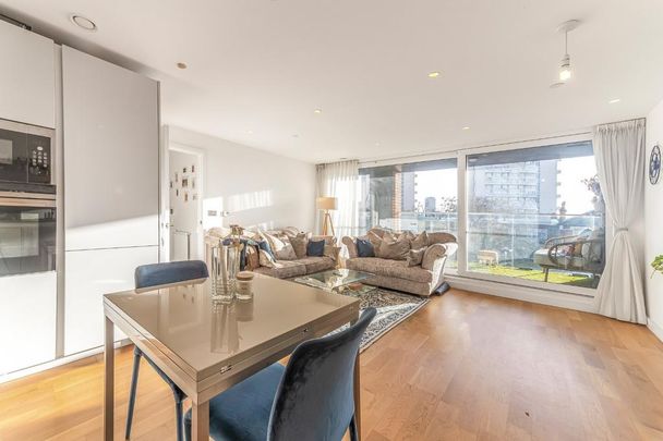 2 bedroom flat to rent - Photo 1