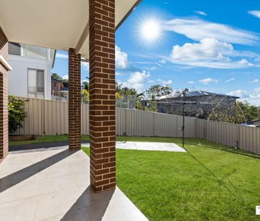 Modern Four Bedroom Duplex - Photo 1