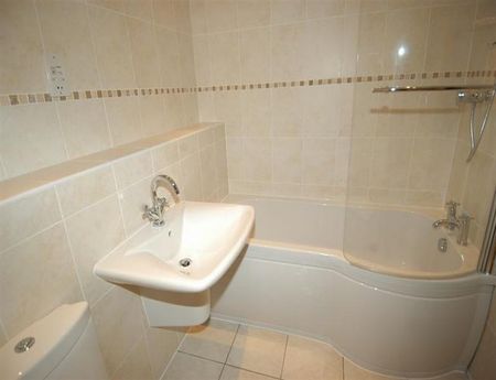 2 Bedroom Apartment To Let - Photo 3