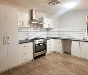 Spacious and fully renovated! - Photo 6
