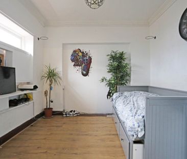 Price £3,000 pcm - Available 22/12/2025 - Part Furnished - Photo 6