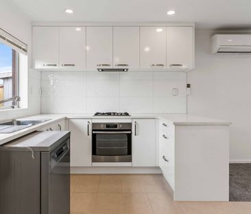 Spacious Fully Renovated Unit - Photo 1