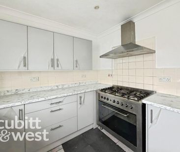 3 bedroom apartment to rent - Photo 5