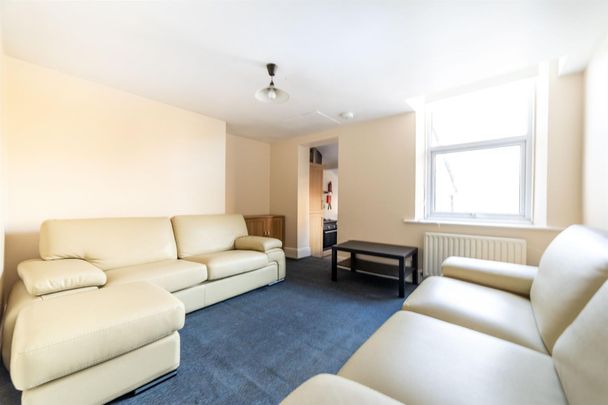 6 bed maisonette to rent in Kelvin Grove, Newcastle Upon Tyne, NE2 - Photo 1