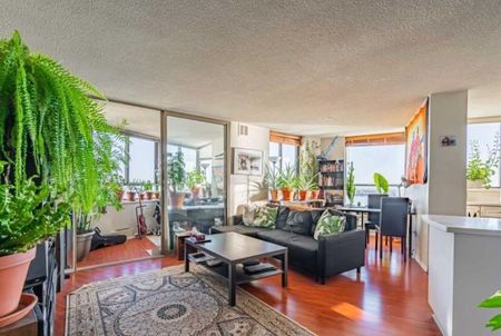 For Lease - 270 Queens Quay Unit# 1901, Toronto, Ontario - Photo 2