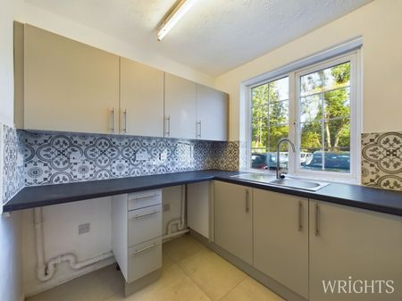 2 bedroom Flat - GUESSENS COURT, WELWYN GARDEN CITY. - Photo 5