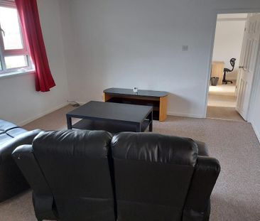 2 bedroom flat to rent - Photo 3