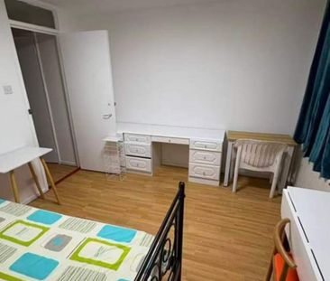 Room in a Shared House, Erskine Crescent, N17 - Photo 1