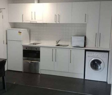 Fully Furnished 1Bed room Apartment on Upper Queen - rent including... - Photo 2